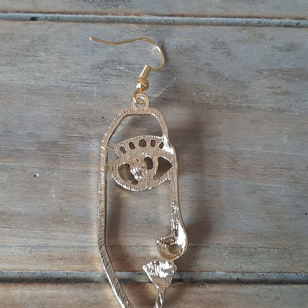 Picaso Face Artistry Earrings - Picture 4 of 4